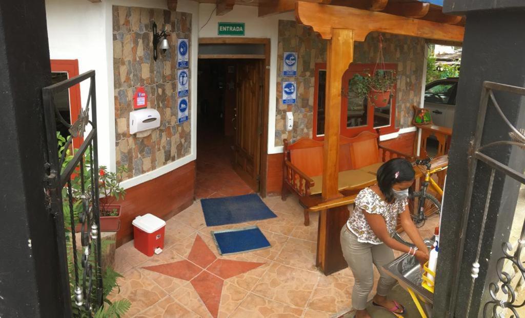 Casa Cultural Mindo Hotel Bagian luar foto